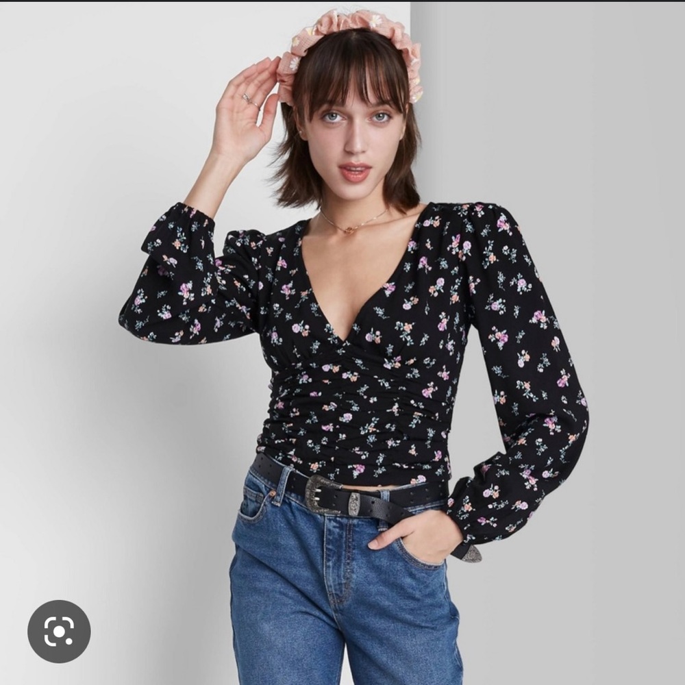 Wild fable crop, long sleeve, clench top